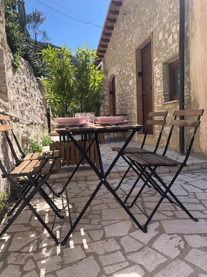 Alloggio Rurale Ferentillo Hotel Bagian luar foto